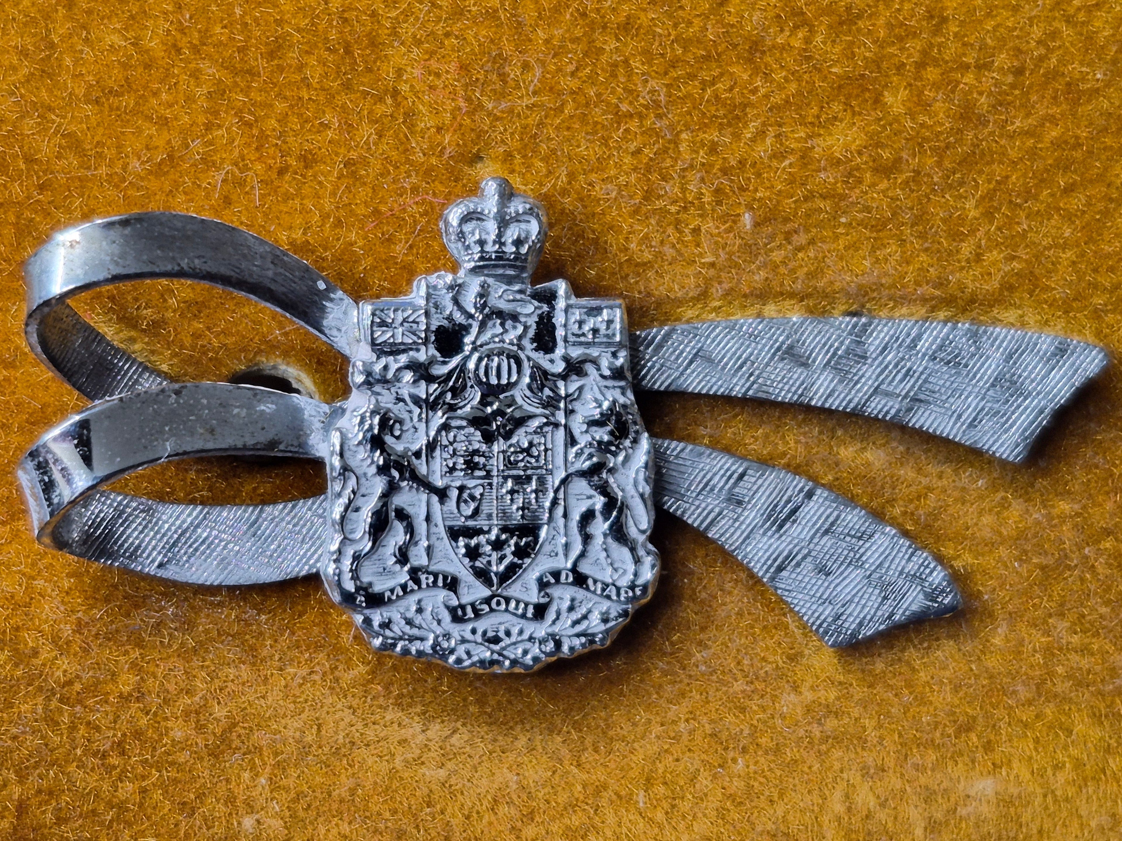VINTAGE ROYAL CANADIAN MINT PIN/BROOCH COIN