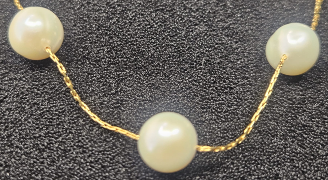 Floating Pearl and Gold Necklace